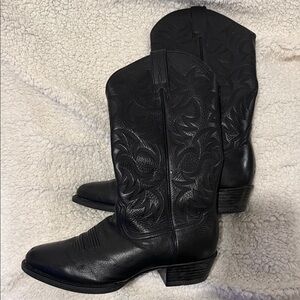 Ariat Black Western Embossed Boots
